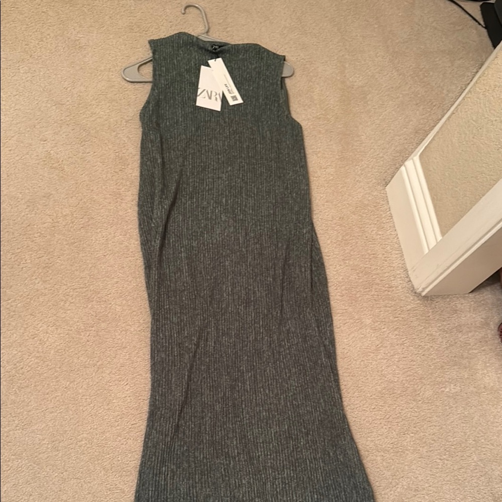 Zara Gray Sleeveless Sheath Midi Dress